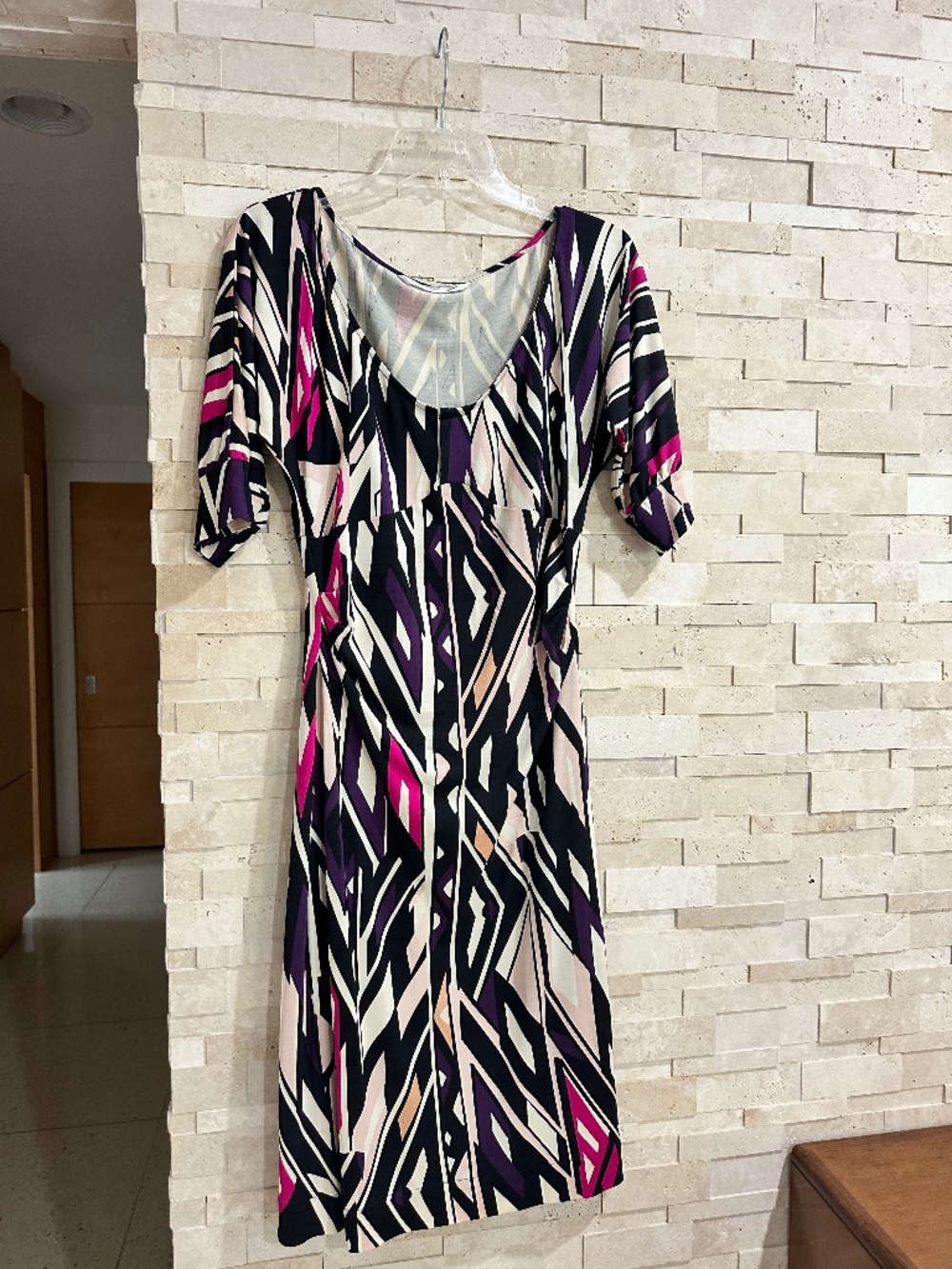 Diane Von Furstenberg 100 % SILK RARE GEOMETRIC FITTED KNEE LENGTH DRESS 8